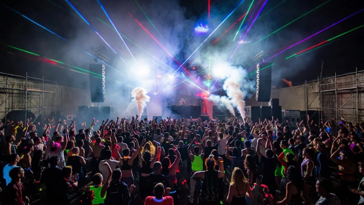 Rave party : qu'est-ce que c'est et comment ça fonctionne ?
